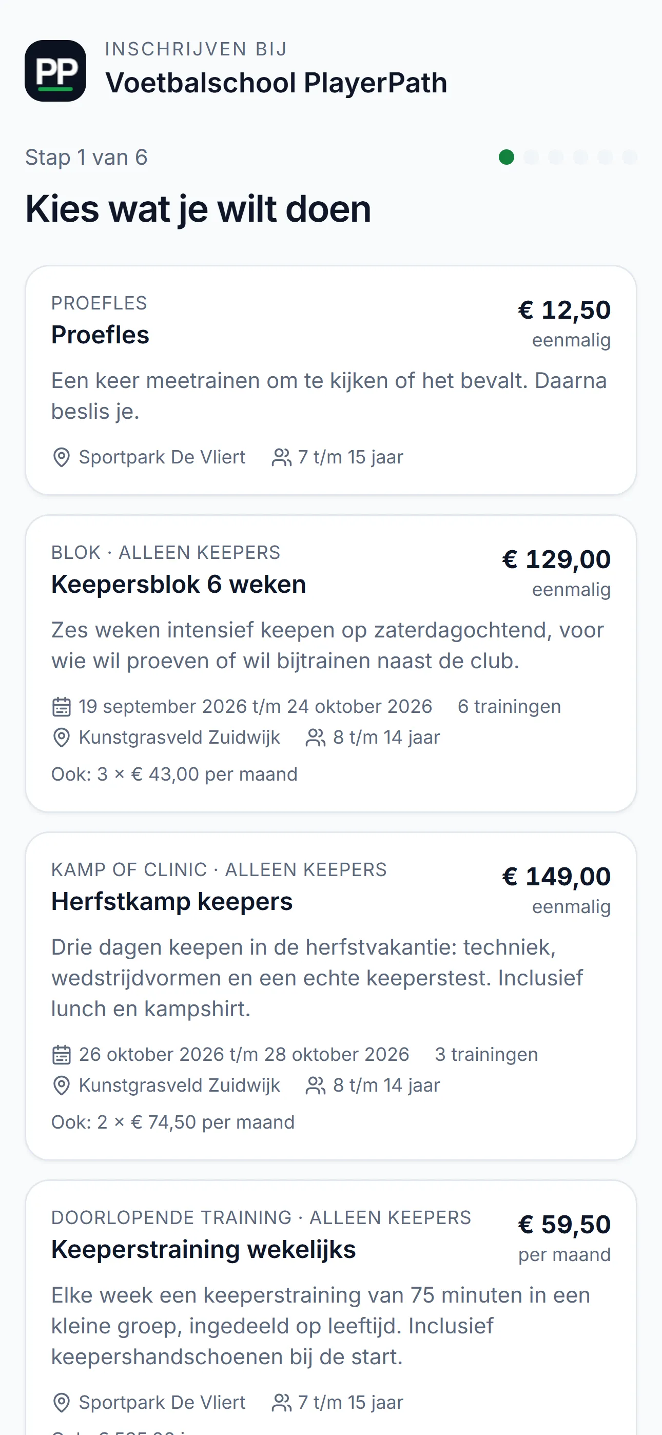 Het inschrijfformulier van een voetbalschool op een telefoon